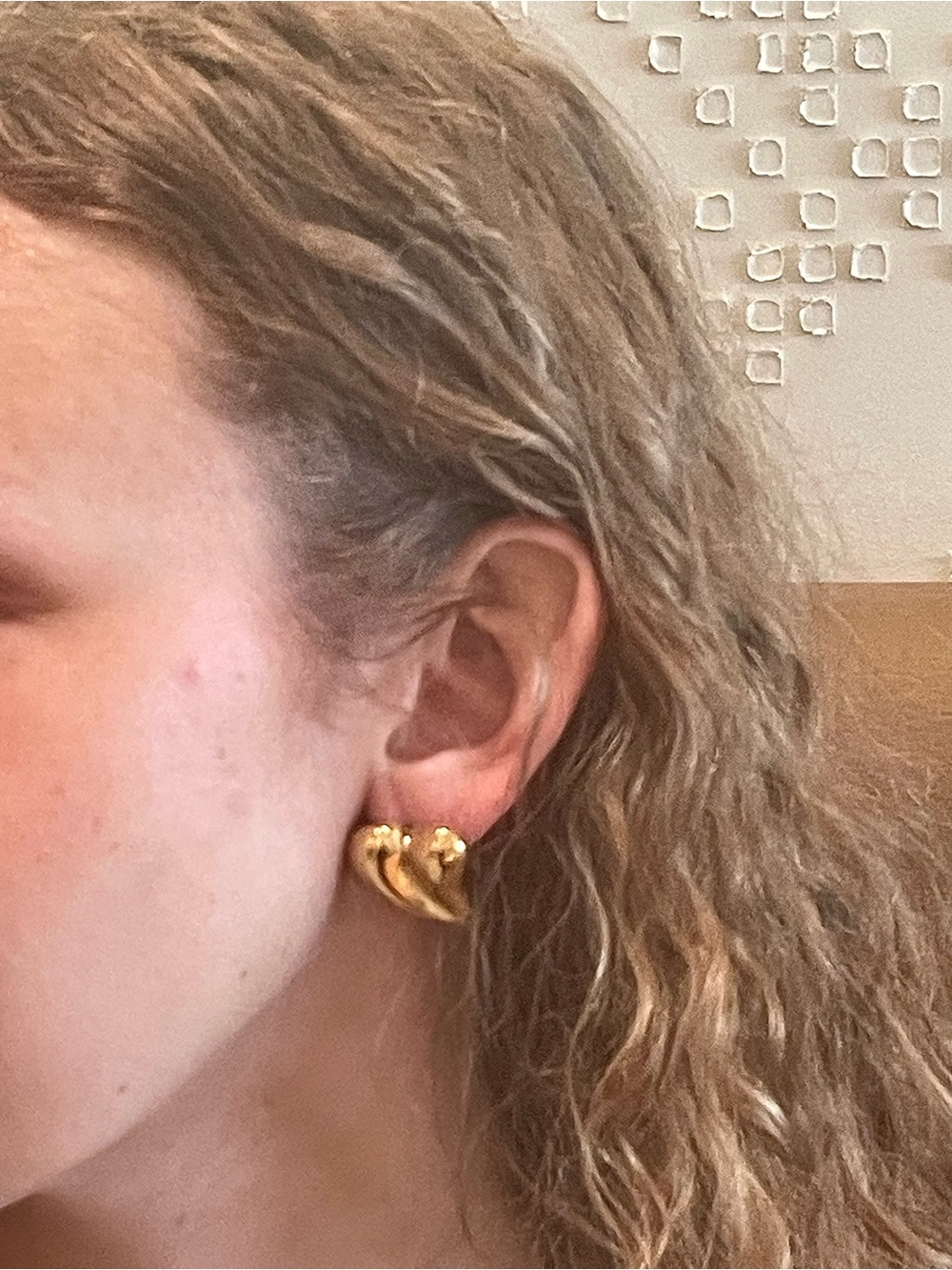 Gold Curved Hoop Earrings - Classic Women's Jewelry